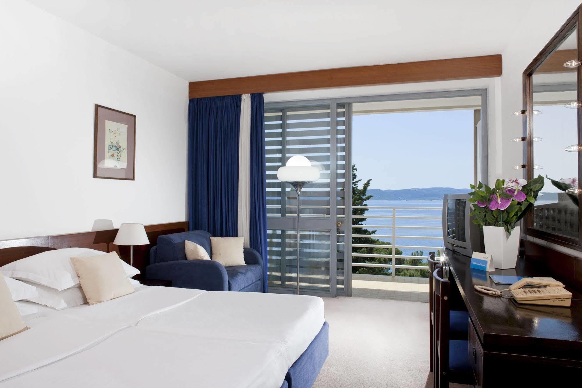 Bluesun Hotel Maestral Brela Bagian luar foto