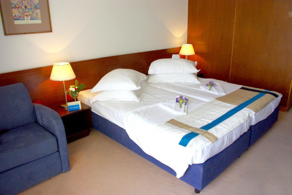 Bluesun Hotel Maestral Brela Bagian luar foto